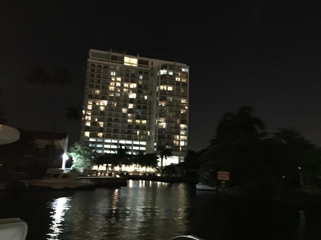 Lyx Suites By The Miami River Kültér fotó